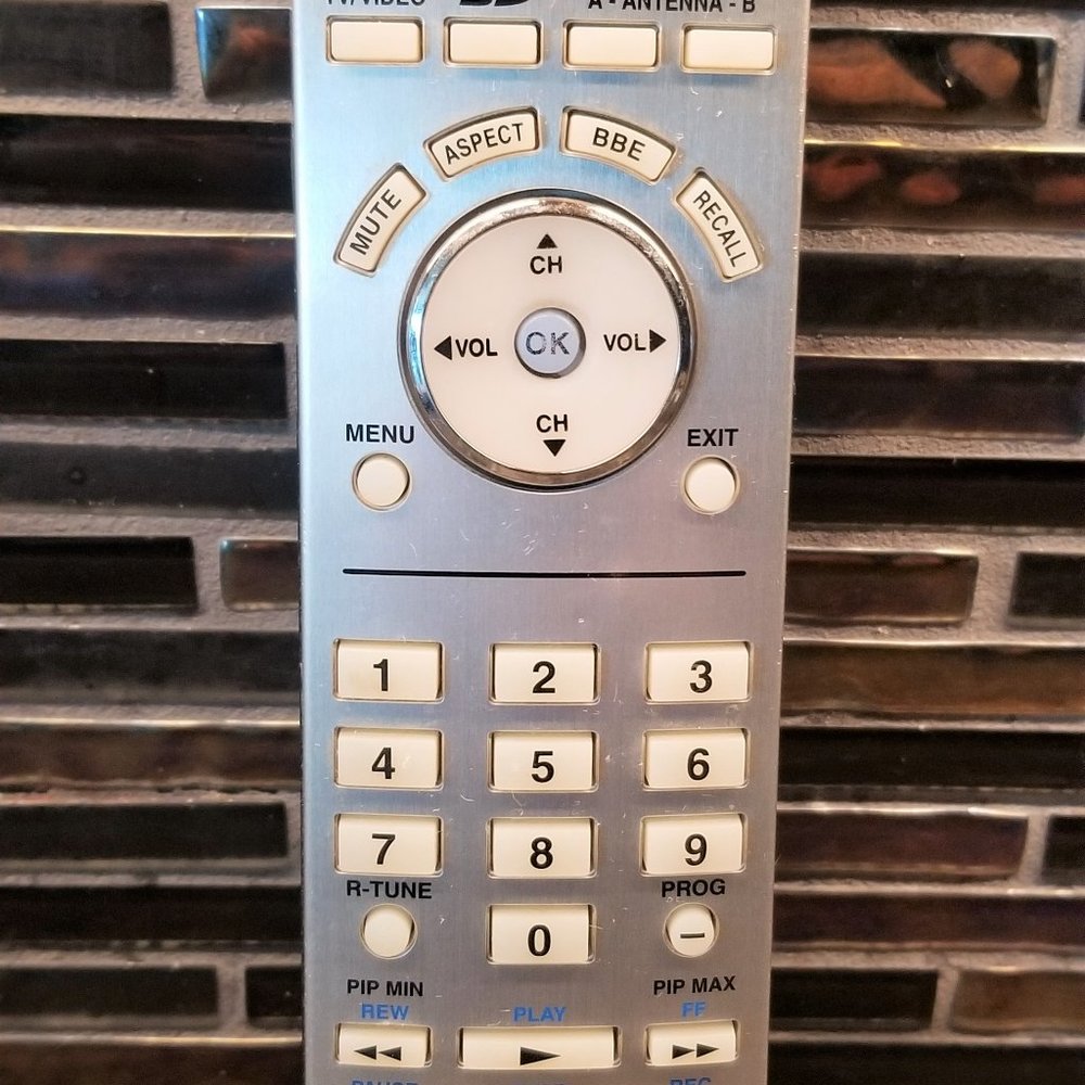 GENUINE PANASONIC EUR7627Z10 TV VCR DVD REMOTE CONTROL SILVER NOT FLIMSY FAKE!